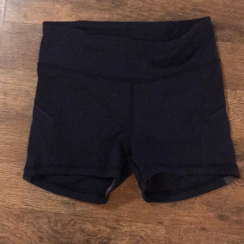 Lululemon shorts size 8